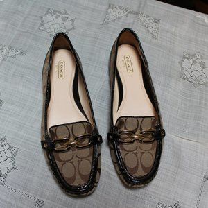 Authentic - Coach Perri Loafer. **In GREAT condition** MAKE OFFER